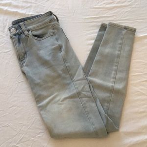 american eagle light wash high rise jegging